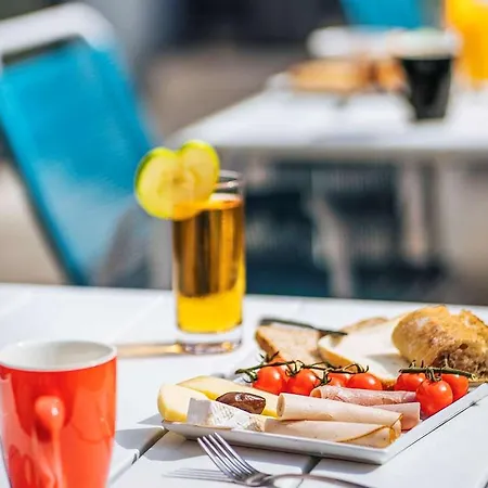 Ibis Styles Aeroport Arenas Hotel