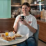 Ibis Styles Aeroport Arenas فندق