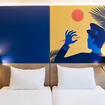Ibis Styles Aeroport Arenas 3*