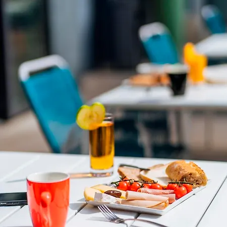 Ibis Styles Aeroport Arenas 3* نيس