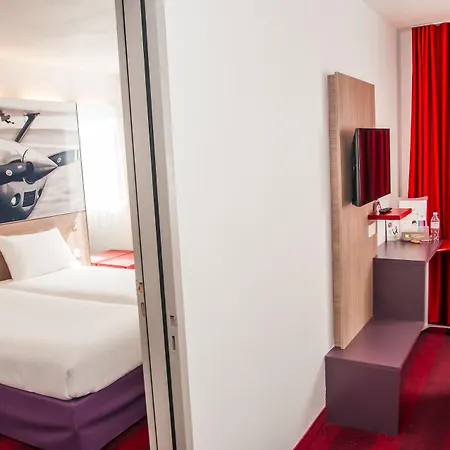 Ibis Styles Aéroport Arenas Hotel 3*