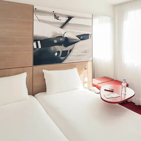 Ibis Styles Aeroport Arenas Hotel 3*