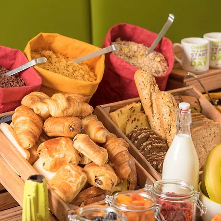 Hotel Ibis Styles Aeroport Arenas 3*