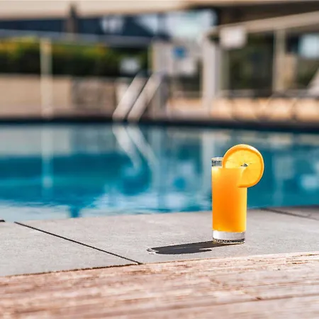 Ibis Styles Aeroport Arenas 3*