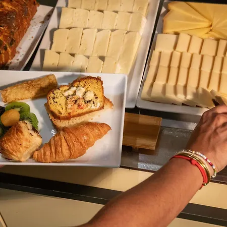 Ibis Styles Aeroport Arenas Hotel 3*