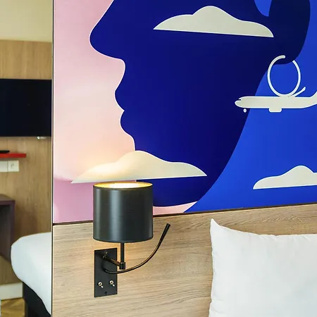 Ibis Styles Aeroport Arenas Hotel 3*
