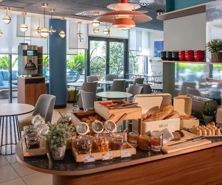 Ibis Styles Aeroport Arenas 3*