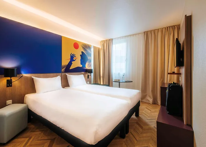 Ibis Styles Aeroport Arenas Hotel 3*