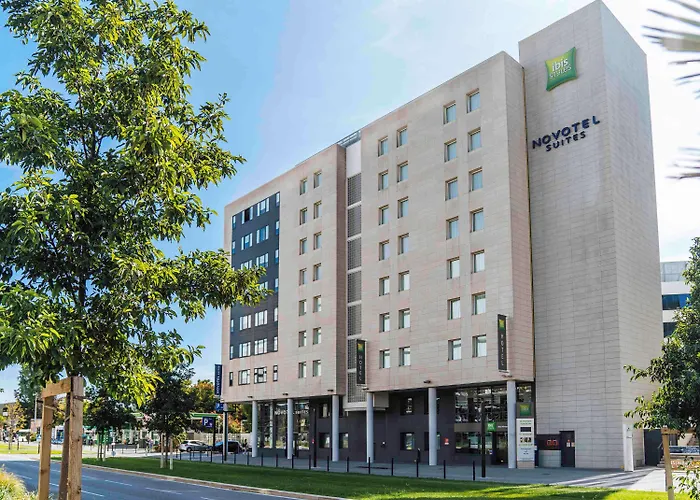 Ibis Styles Aeroport Arenas 3*