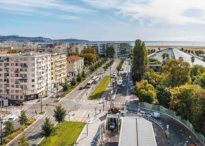 Ibis Styles Aéroport Arenas Hotel