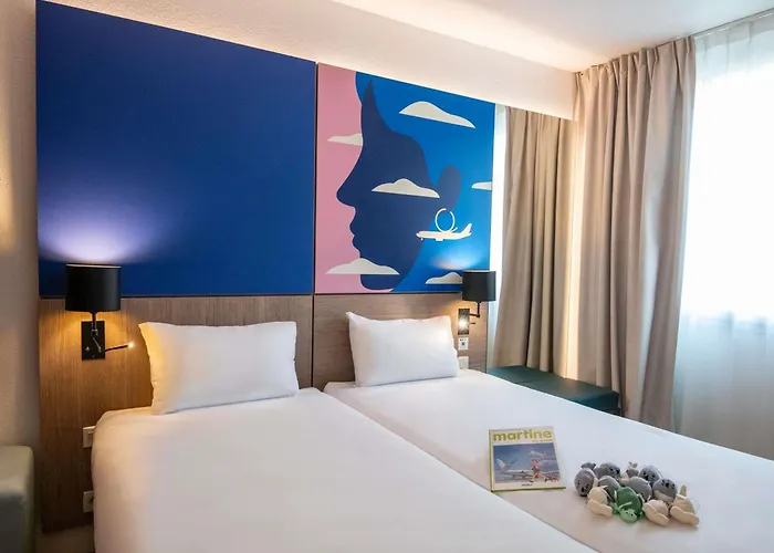 Ibis Styles Aeroport Arenas Hotel 3*