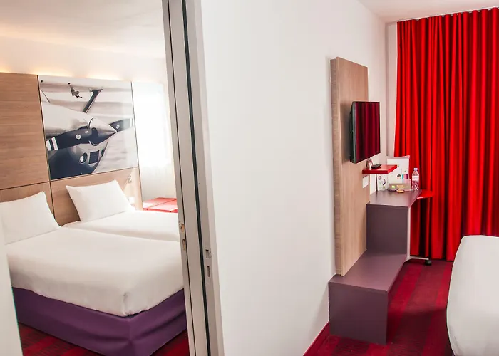 Ibis Styles Aeroport Arenas Hotel 3*