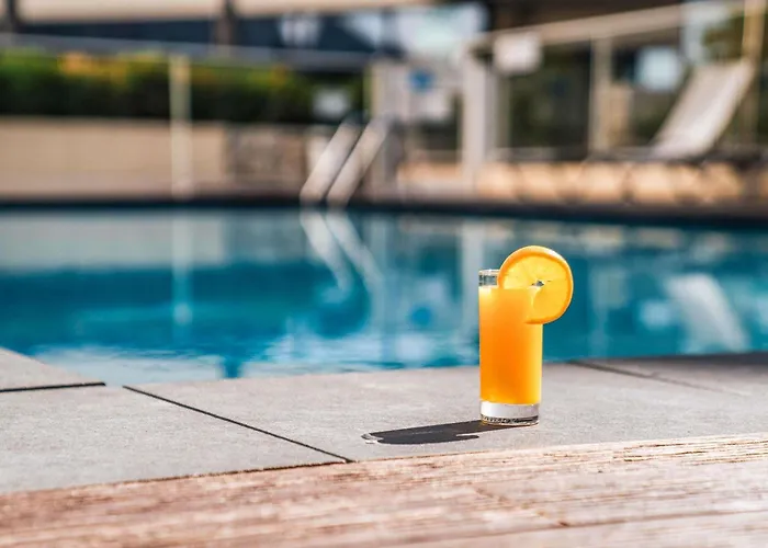 Ibis Styles Aeroport Arenas 3*