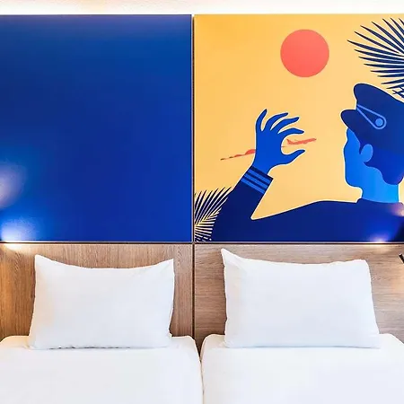 Ibis Styles Aéroport Arenas Hotel