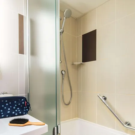Hotel Ibis Styles Aéroport Arenas 3*