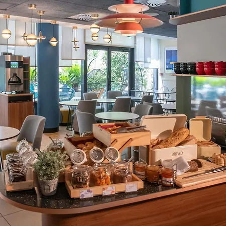 Hotel Ibis Styles Aeroport Arenas 3*